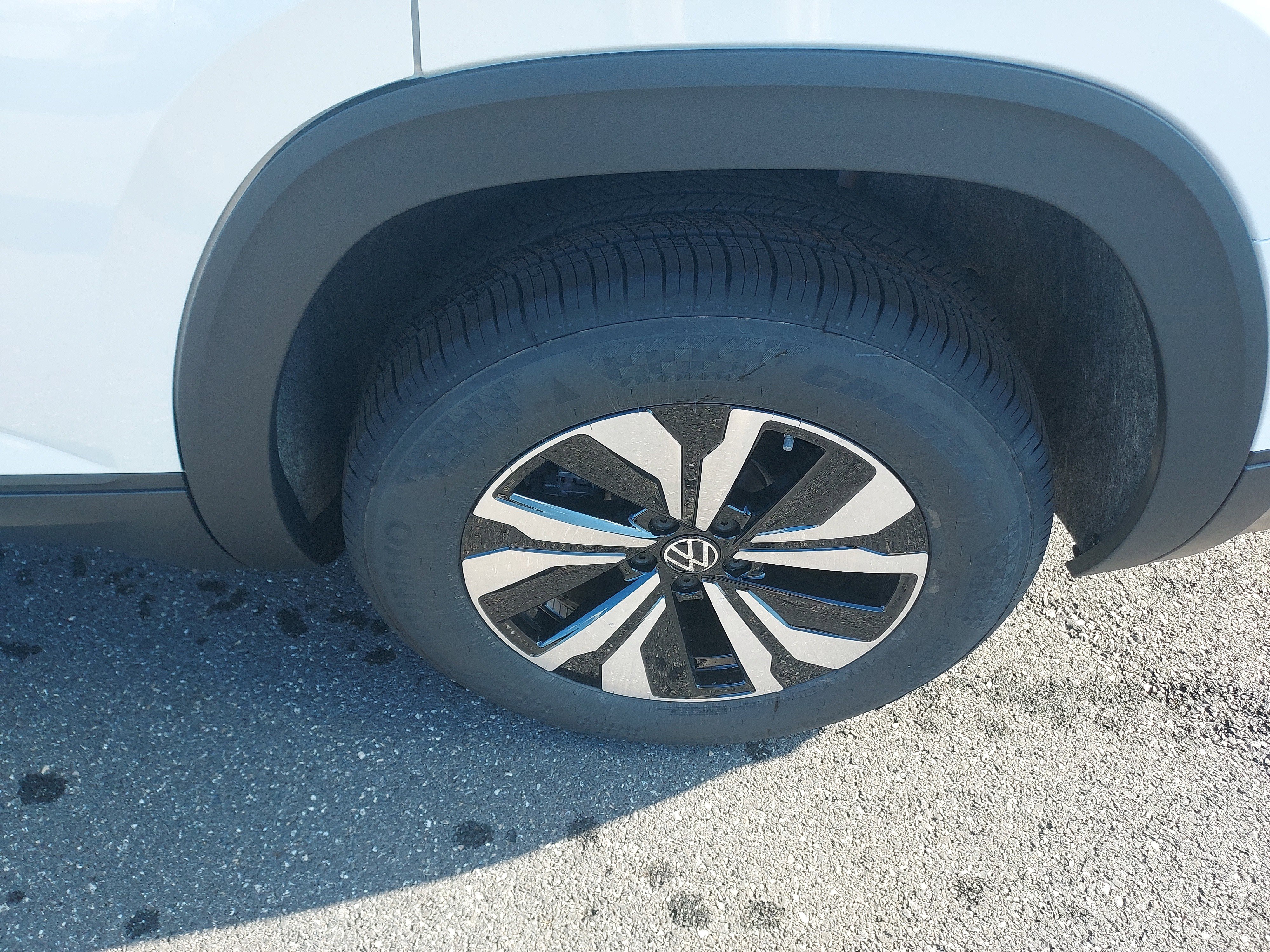 New 2026 Volkswagen Atlas SE image 10