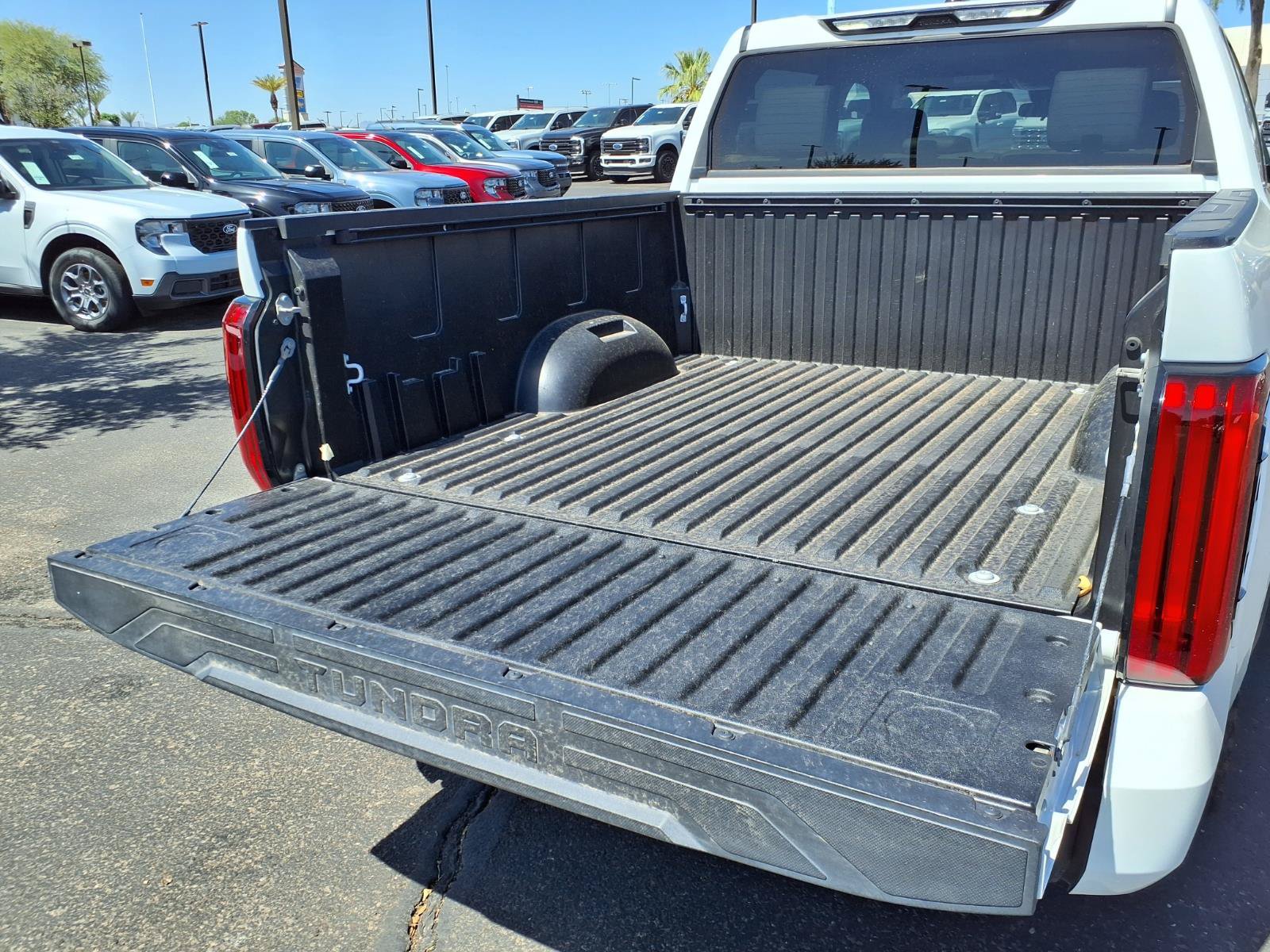 Used 2022 Toyota Tundra SR5 w/ SR5 Premium Package RWD image 16