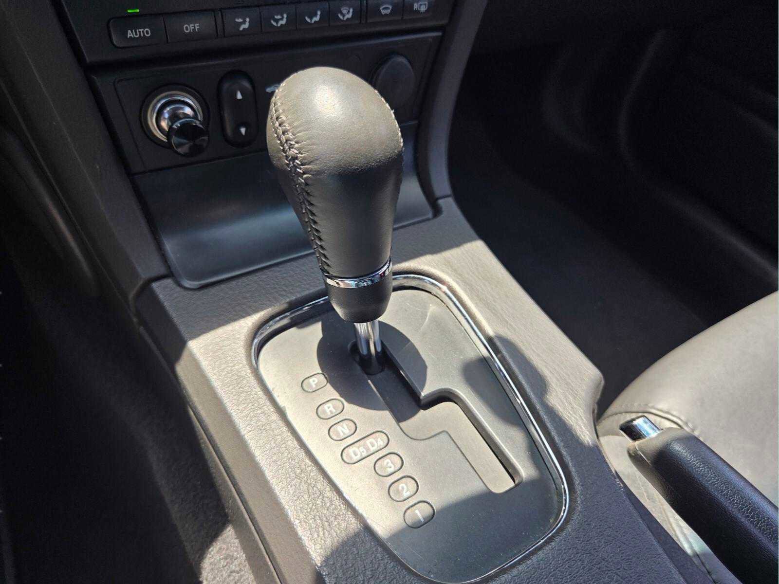 Used 2002 Ford Thunderbird Deluxe image 21