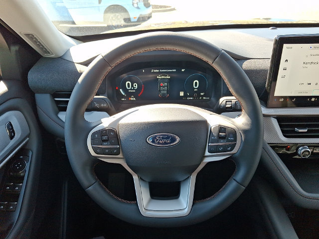 New 2026 Ford Explorer Active RWD image 9