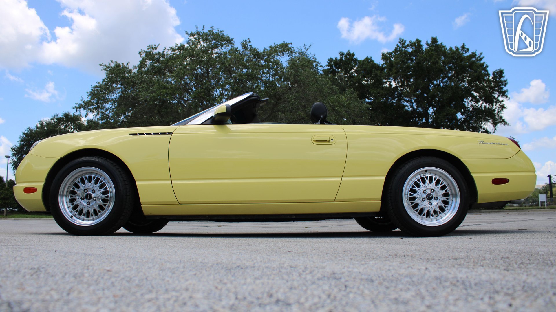Used 2002 Ford Thunderbird RWD image 8