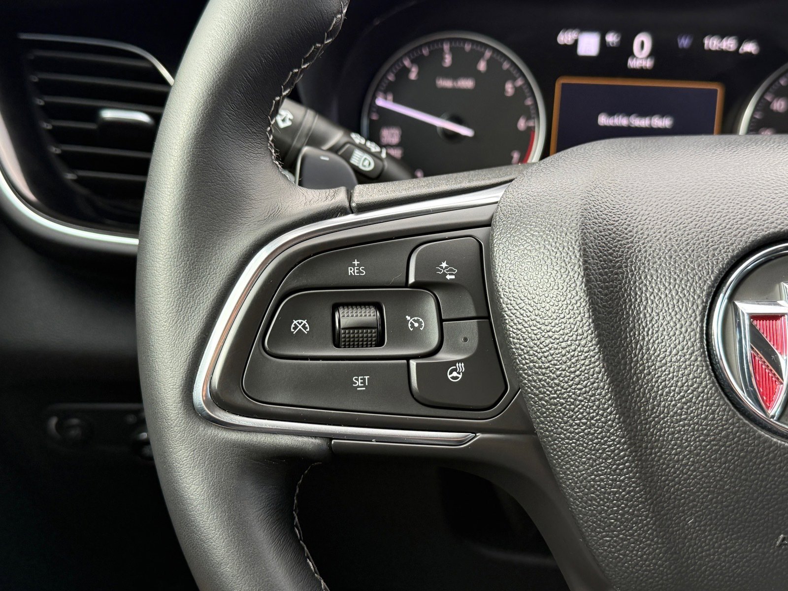 Used 2023 Buick Envision Avenir image 27