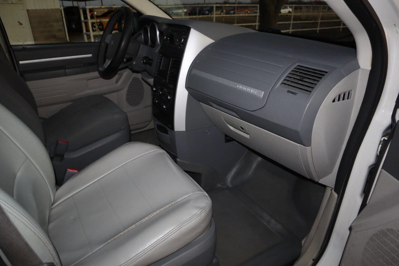 Used 2010 Dodge Grand Caravan SE w/ Climate Group image 32