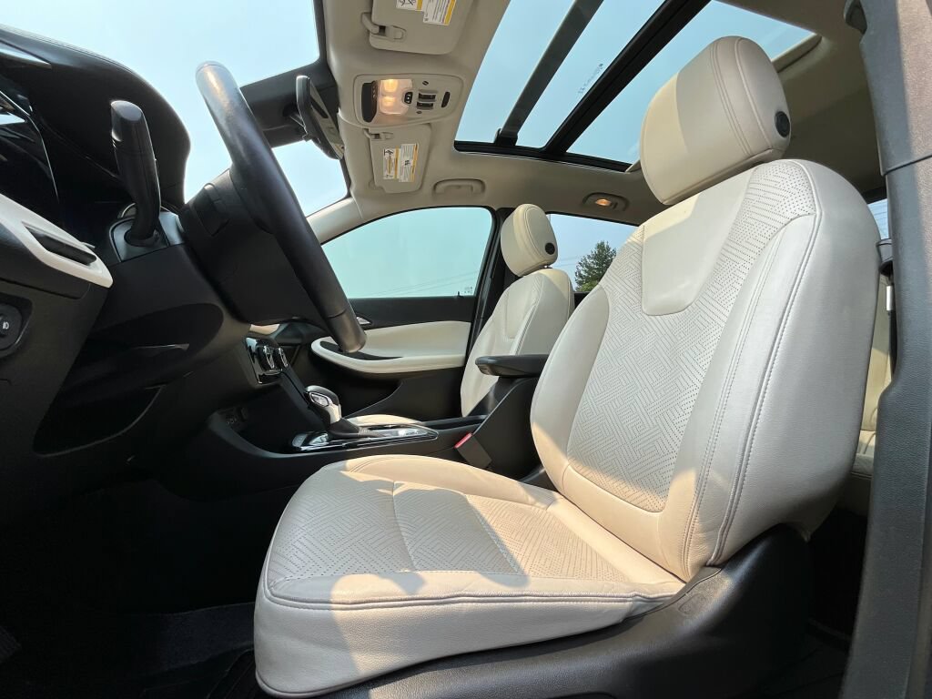 Used 2020 Buick Encore GX Essence w/ Experience Buick Package AWD/4WD image 9