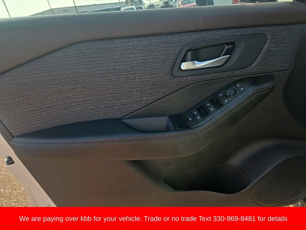 Used 2023 Nissan Rogue SV AWD/4WD image 11