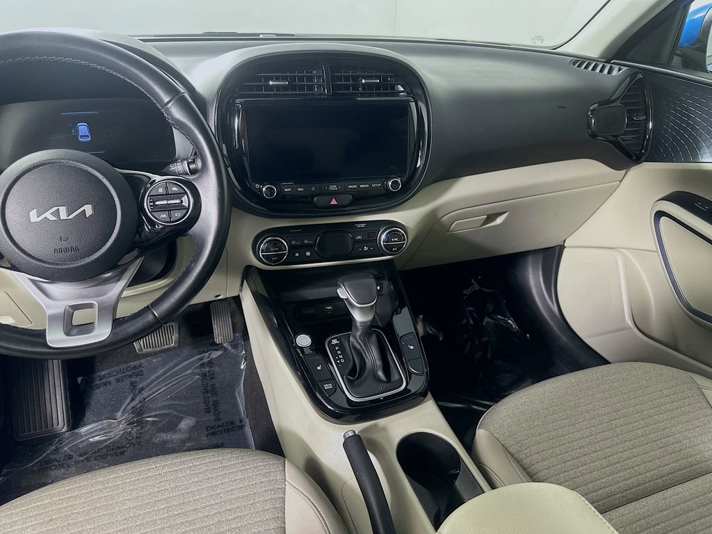 Used 2025 Kia Soul EX image 19