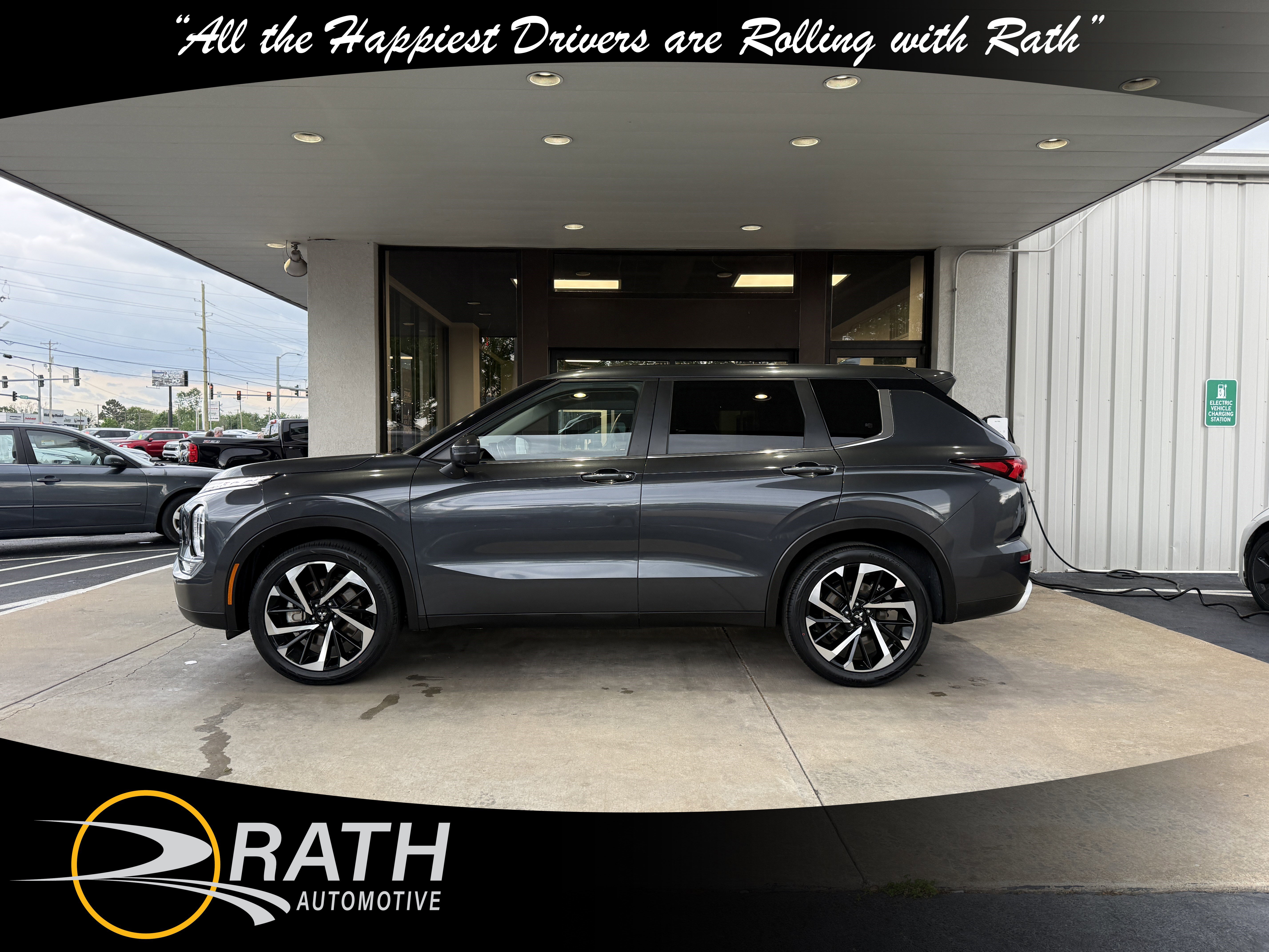 Used 2024 Mitsubishi Outlander SE image 6