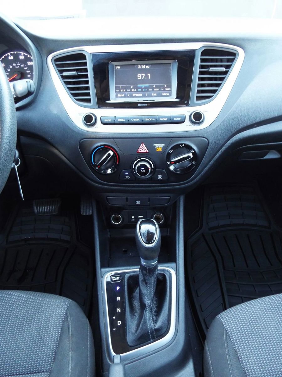 Used 2021 Hyundai Accent SE image 13
