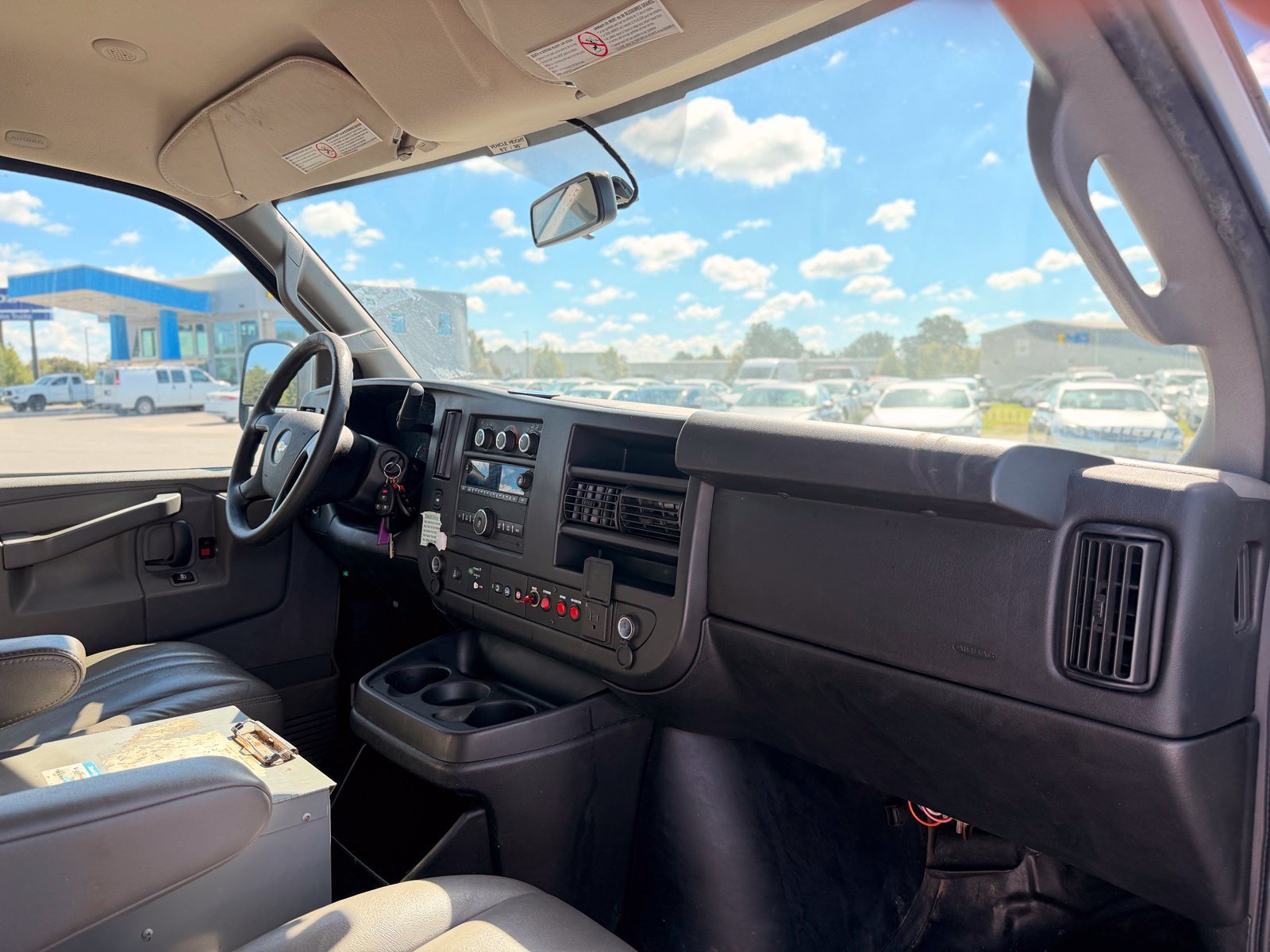 Used 2016 Chevrolet Express 2500 RWD image 27