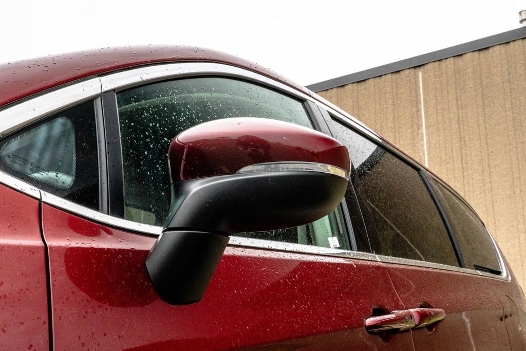 Used 2023 Chrysler Pacifica Touring-L FWD image 11