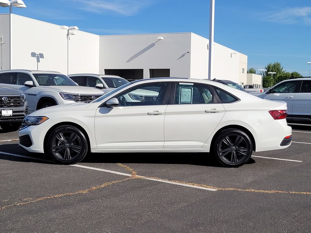 Used 2022 Volkswagen Jetta SE FWD image 9