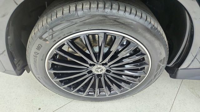 Used 2025 Mercedes-Benz GLC 350e 4MATIC image 62