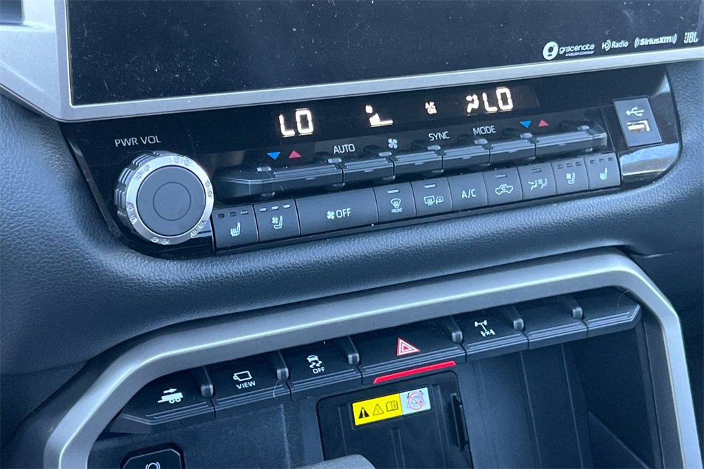 Used 2023 Toyota Tundra Limited image 23