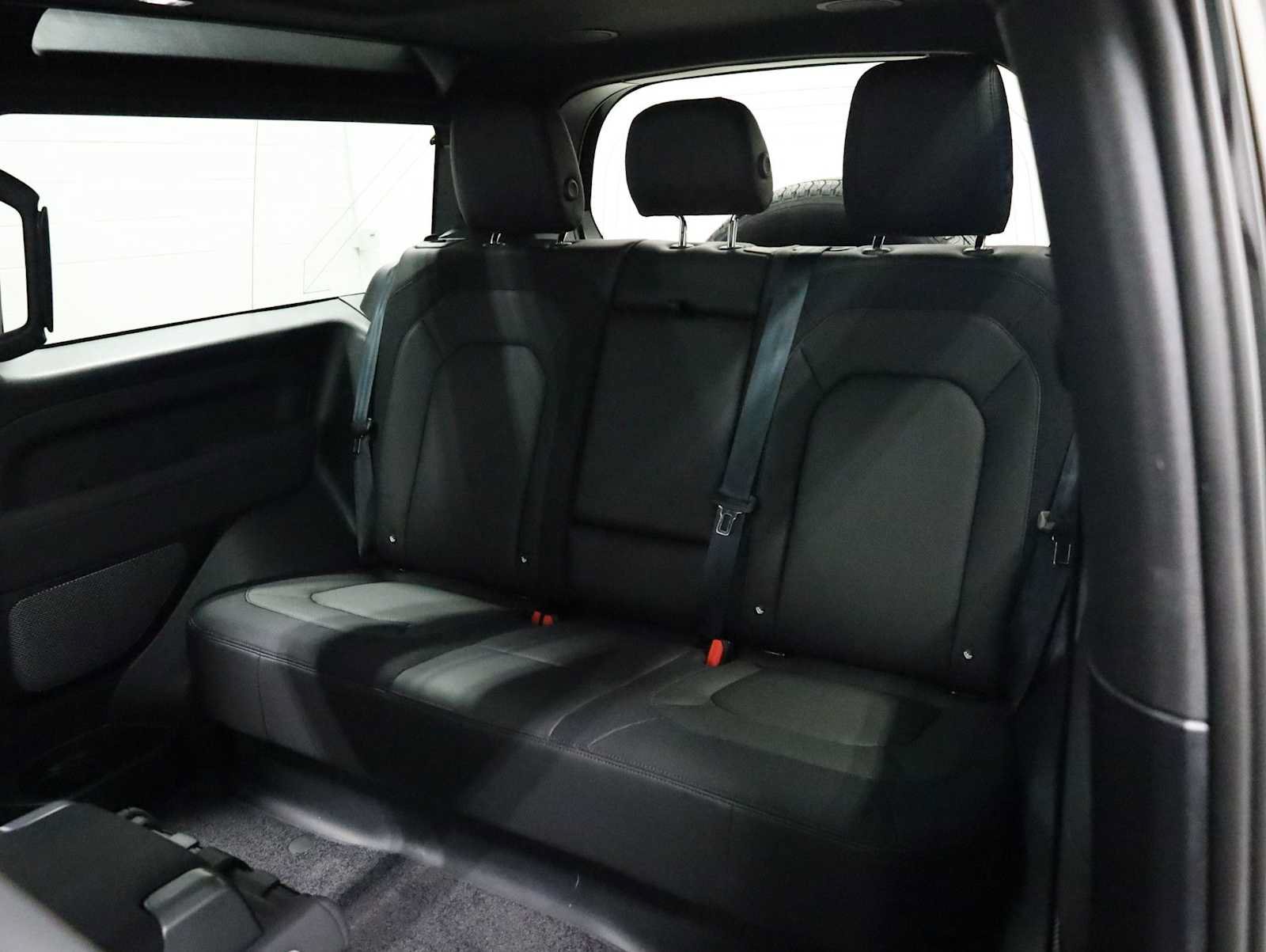 Used 2023 Land Rover Defender 90 X-Dynamic SE AWD/4WD image 34