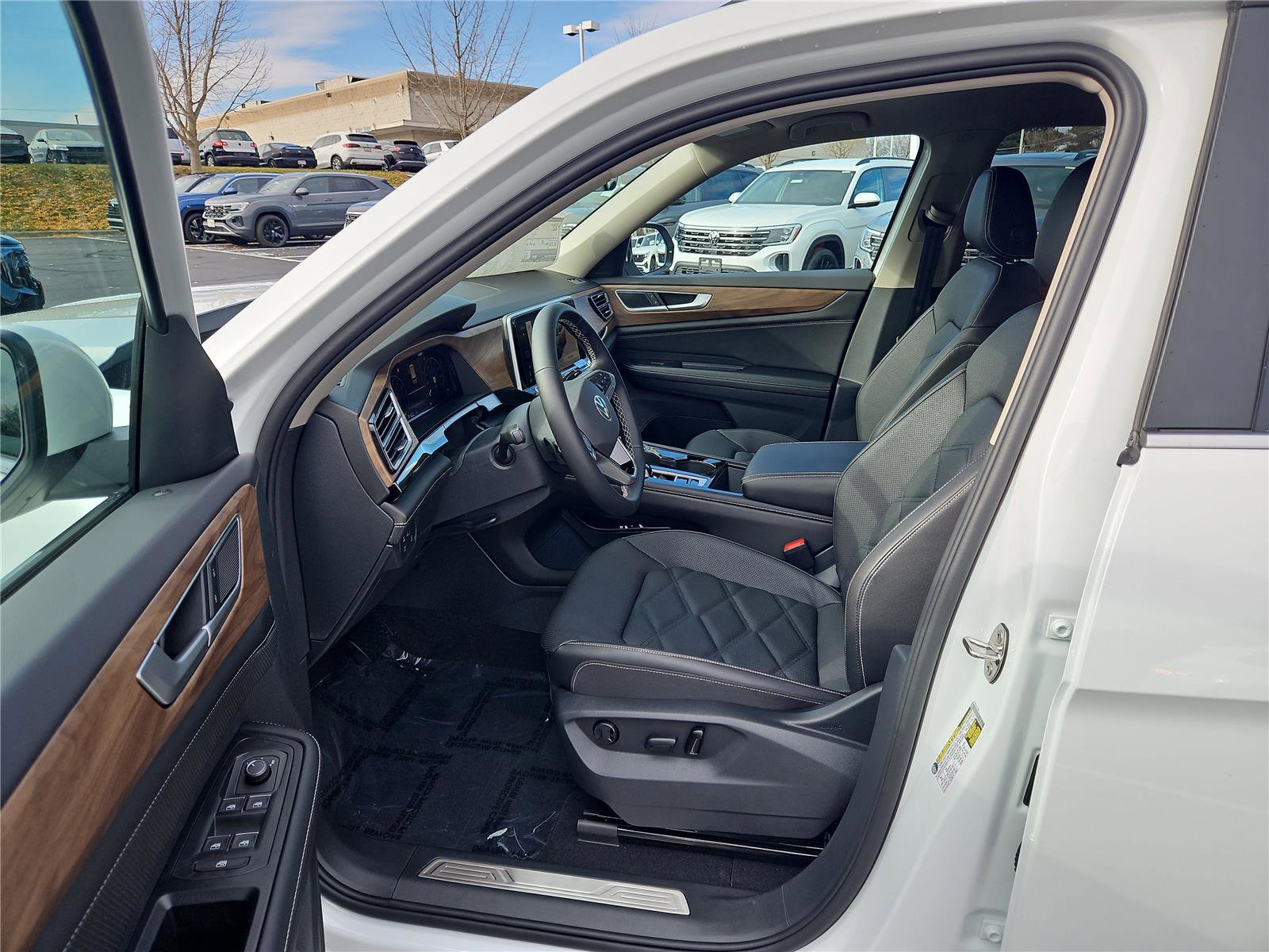 New 2026 Volkswagen Atlas SE image 14