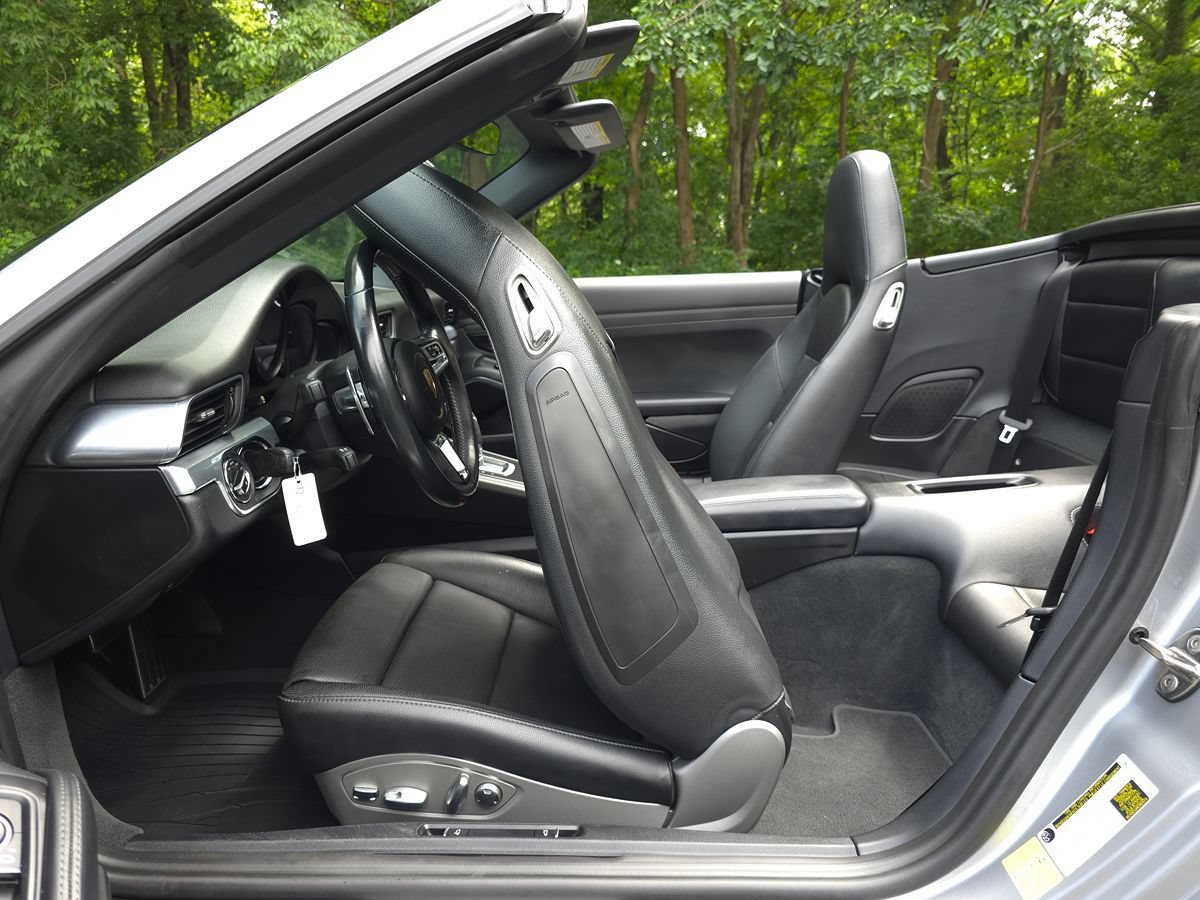 Used 2018 Porsche 911 Carrera RWD image 21