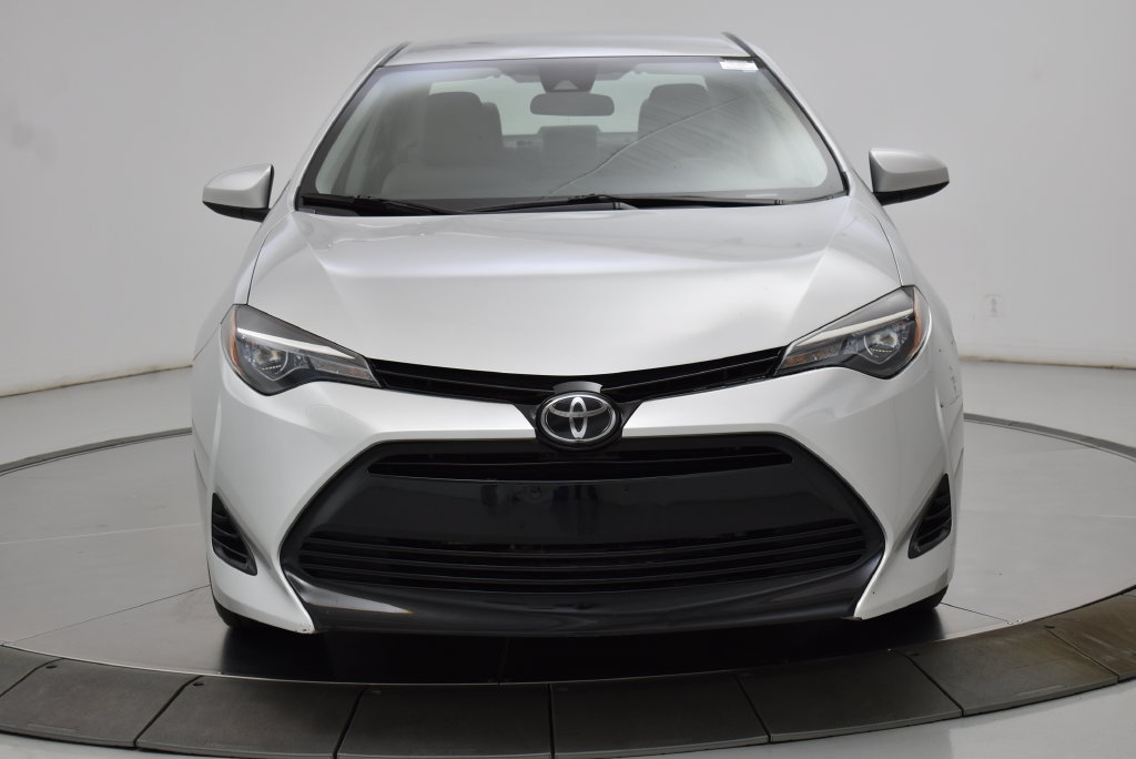 Used 2018 Toyota Corolla LE FWD image 12