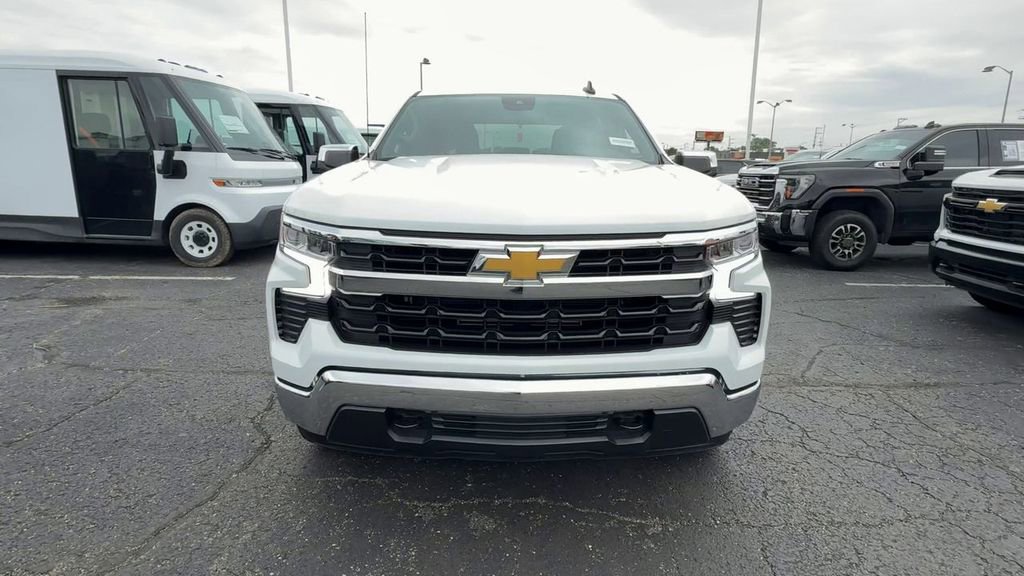 Used 2024 Chevrolet Silverado 1500 LT AWD/4WD image 3