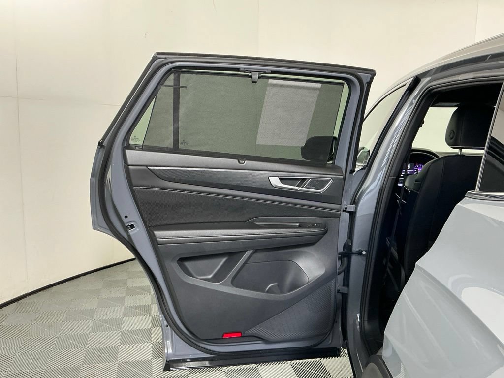 Used 2024 Volkswagen Atlas Cross Sport SEL Premium R-Line AWD/4WD image 24