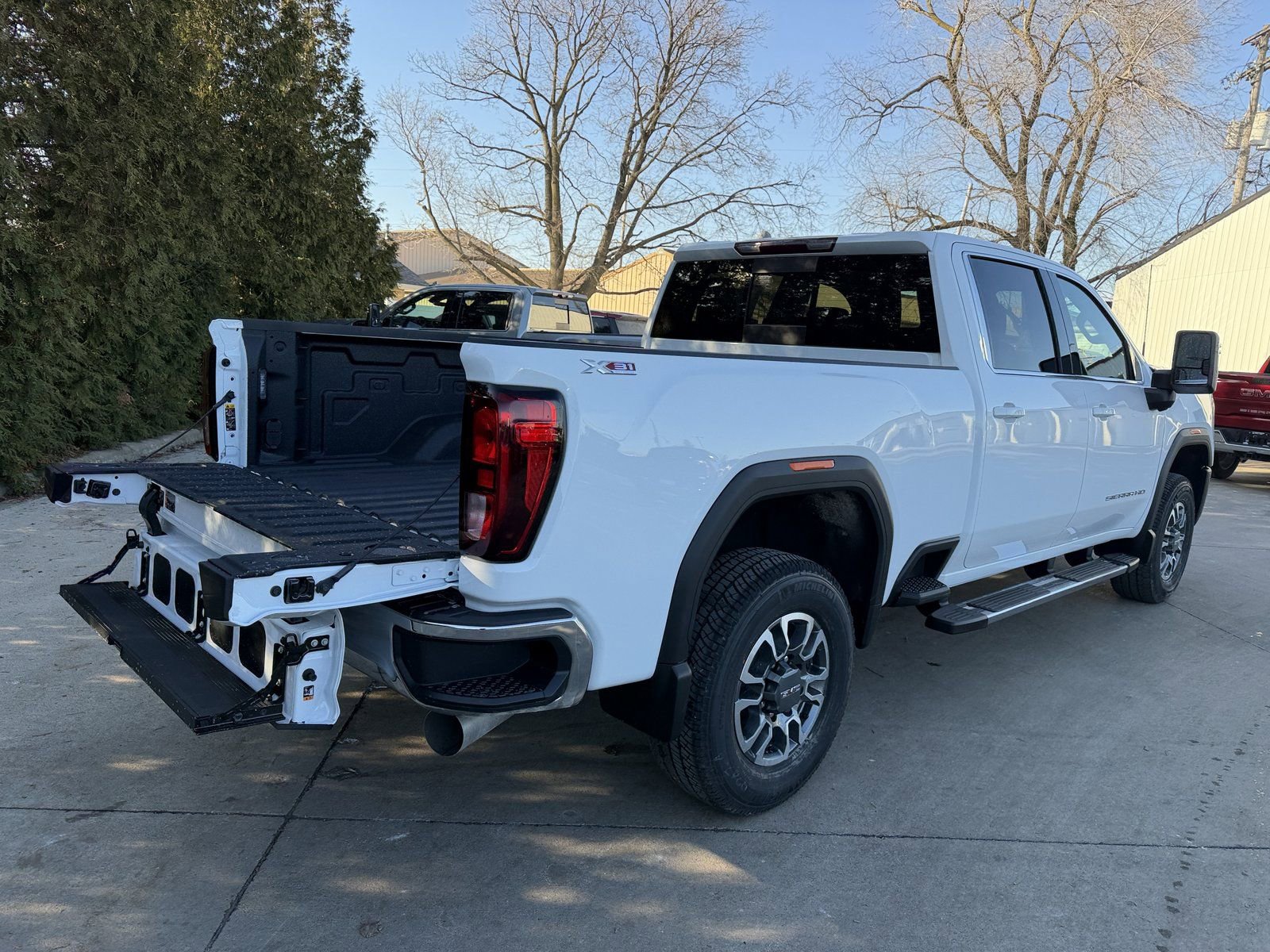 New 2026 GMC Sierra 2500 SLE w/ SLE Value Package; AWD/4WD image 33