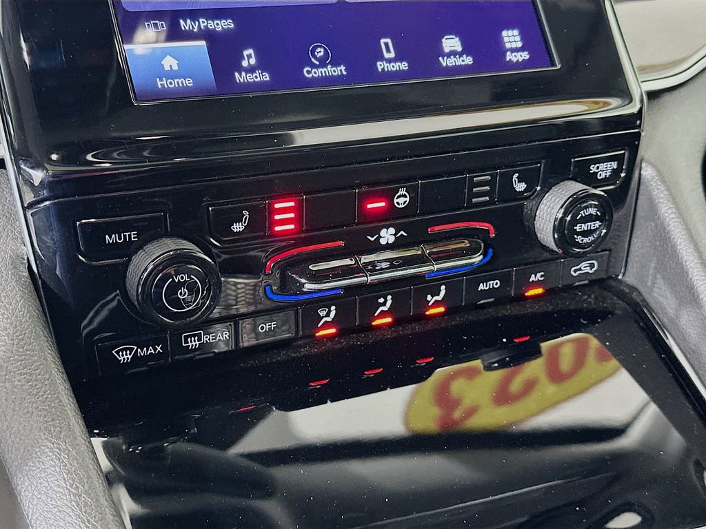 Used 2023 Jeep Grand Cherokee Laredo w/ Luxury Tech Group I image 25