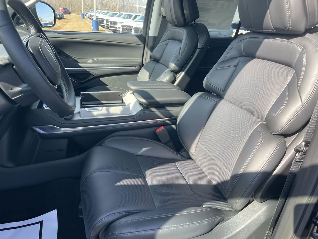 New 2026 Lincoln Navigator L Reserve image 17