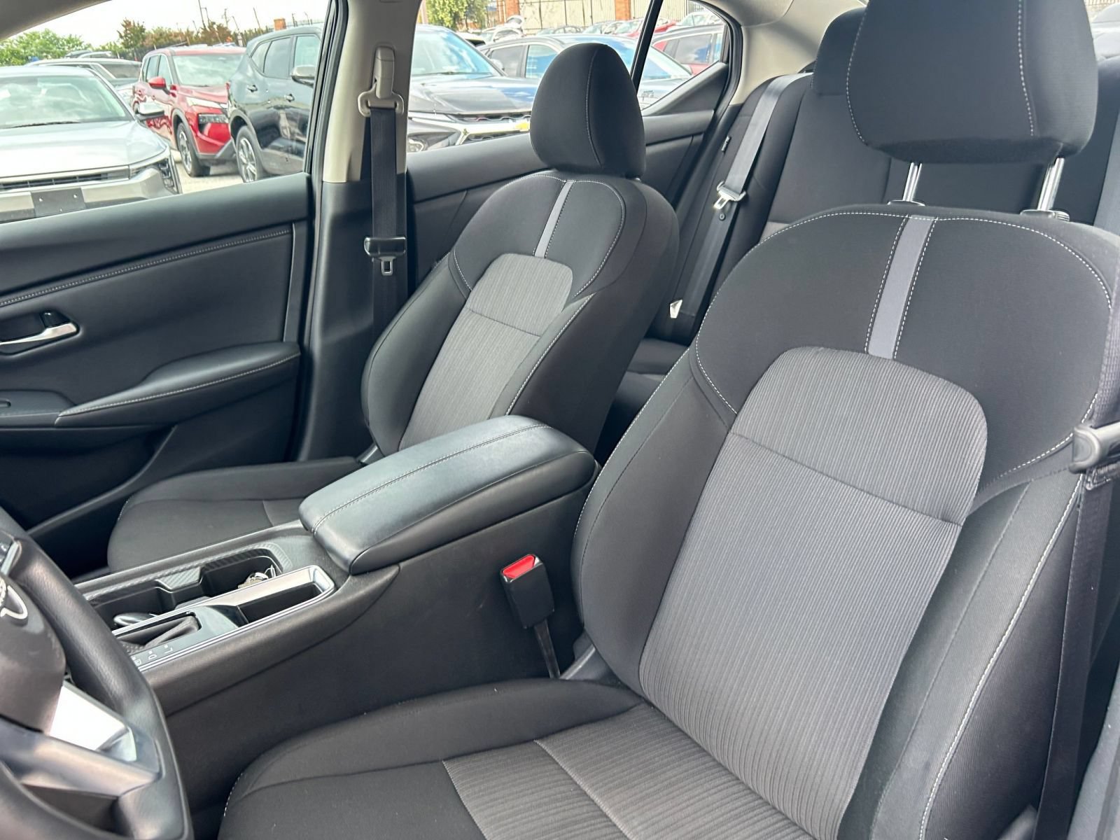 Used 2025 Nissan Sentra SV FWD image 31
