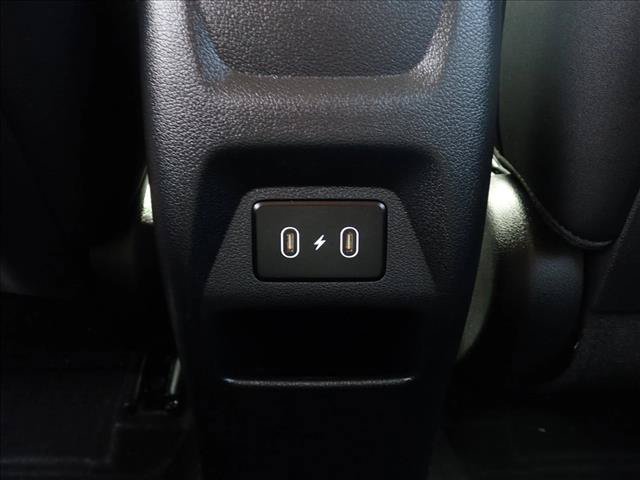 Used 2025 Hyundai Venue Limited FWD image 10