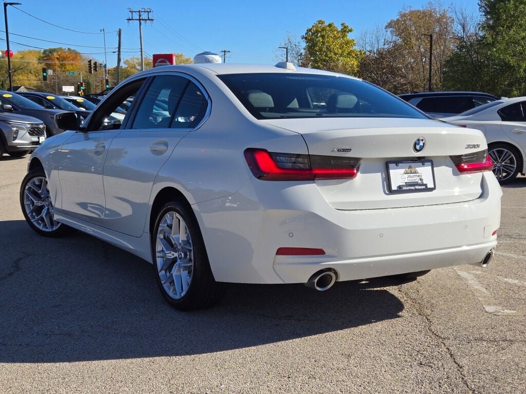 Used 2025 BMW 330i xDrive Sedan image 16