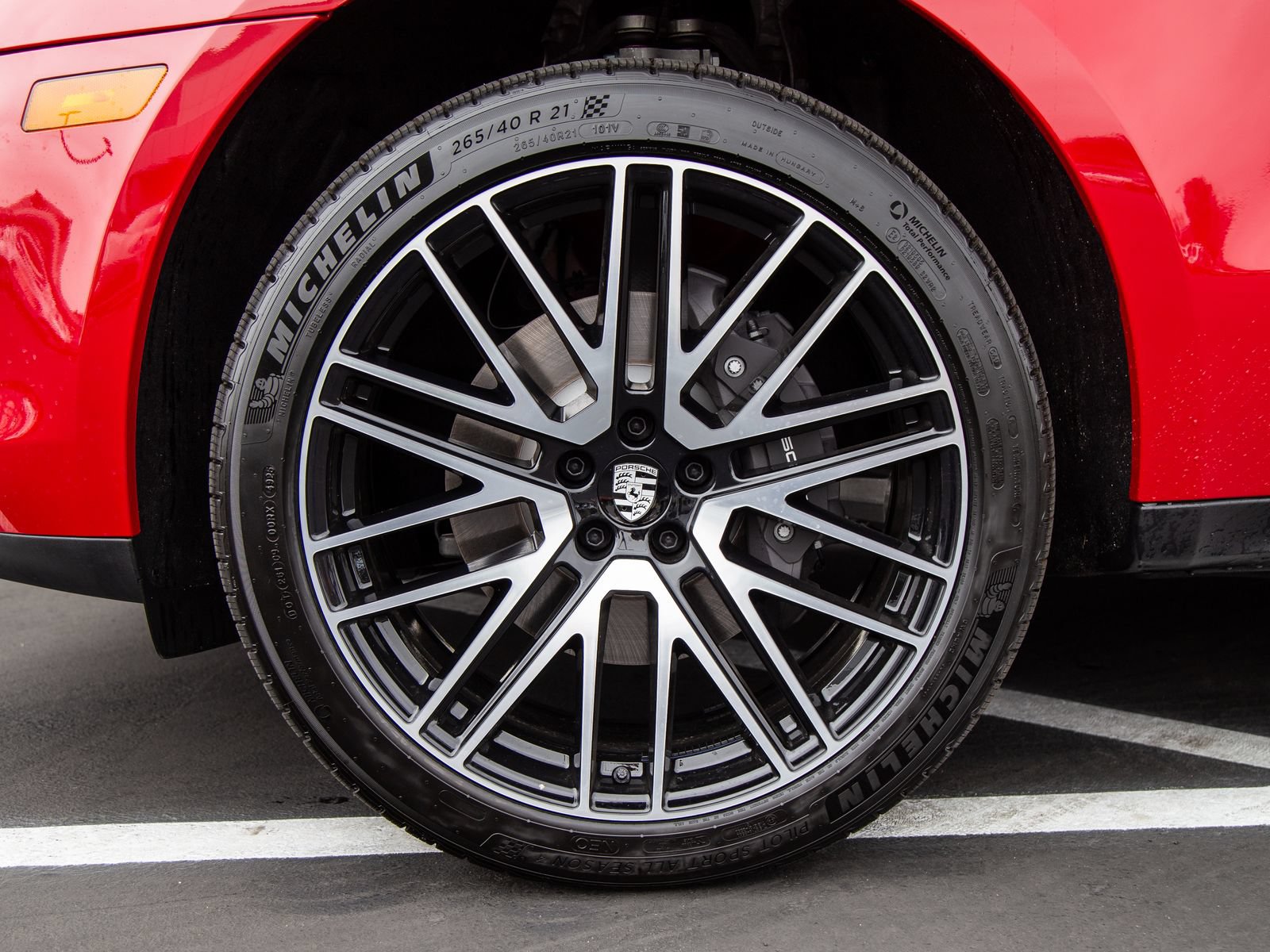 New 2026 Porsche Macan AWD/4WD image 12
