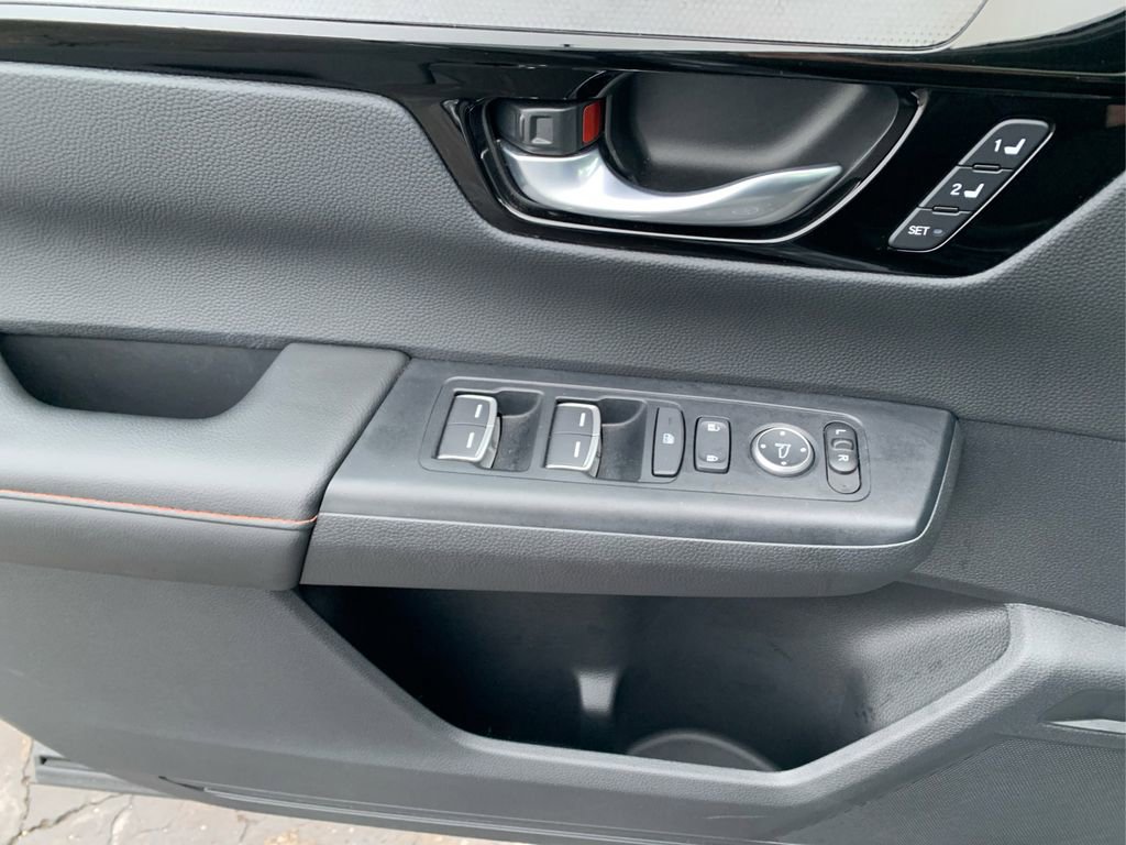 Used 2025 Honda CR-V Sport Touring image 31