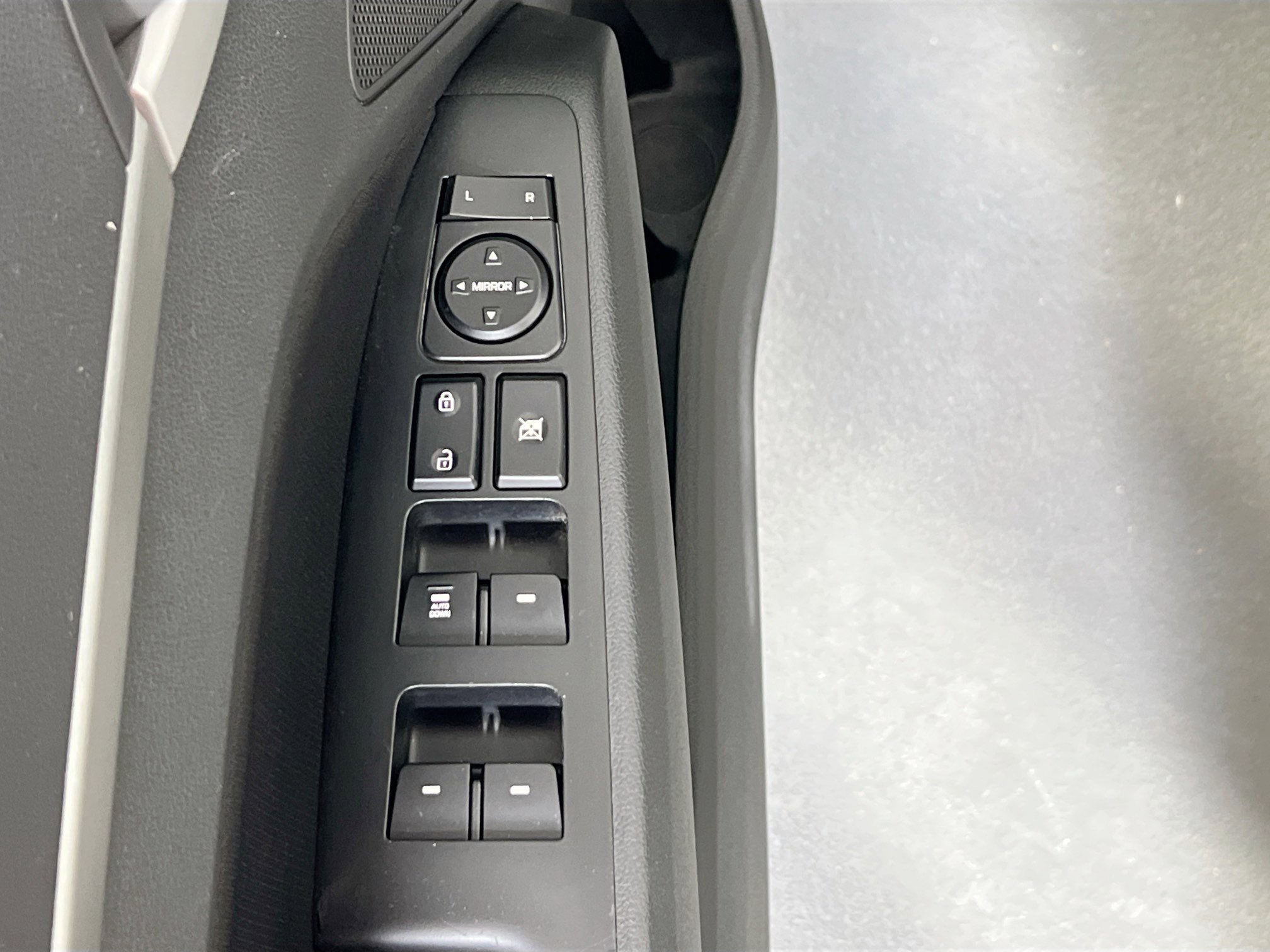 Used 2018 Hyundai Elantra SEL image 17