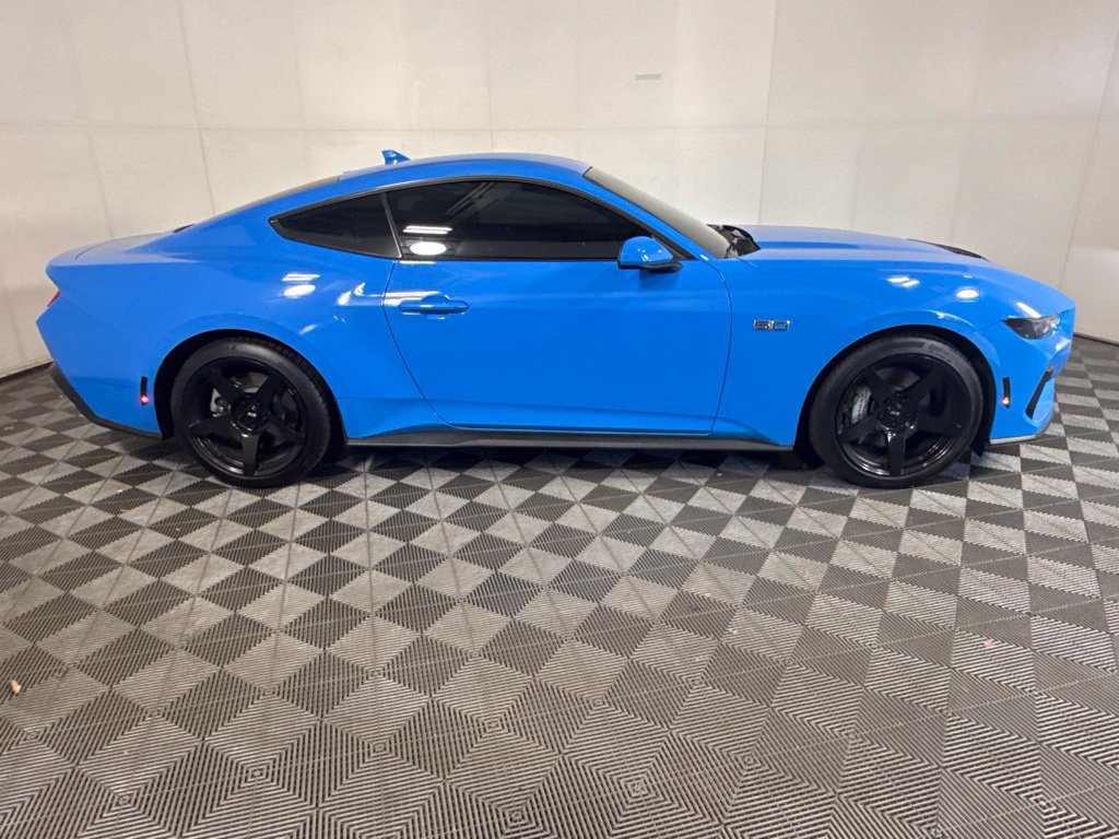 Used 2025 Ford Mustang GT RWD image 11