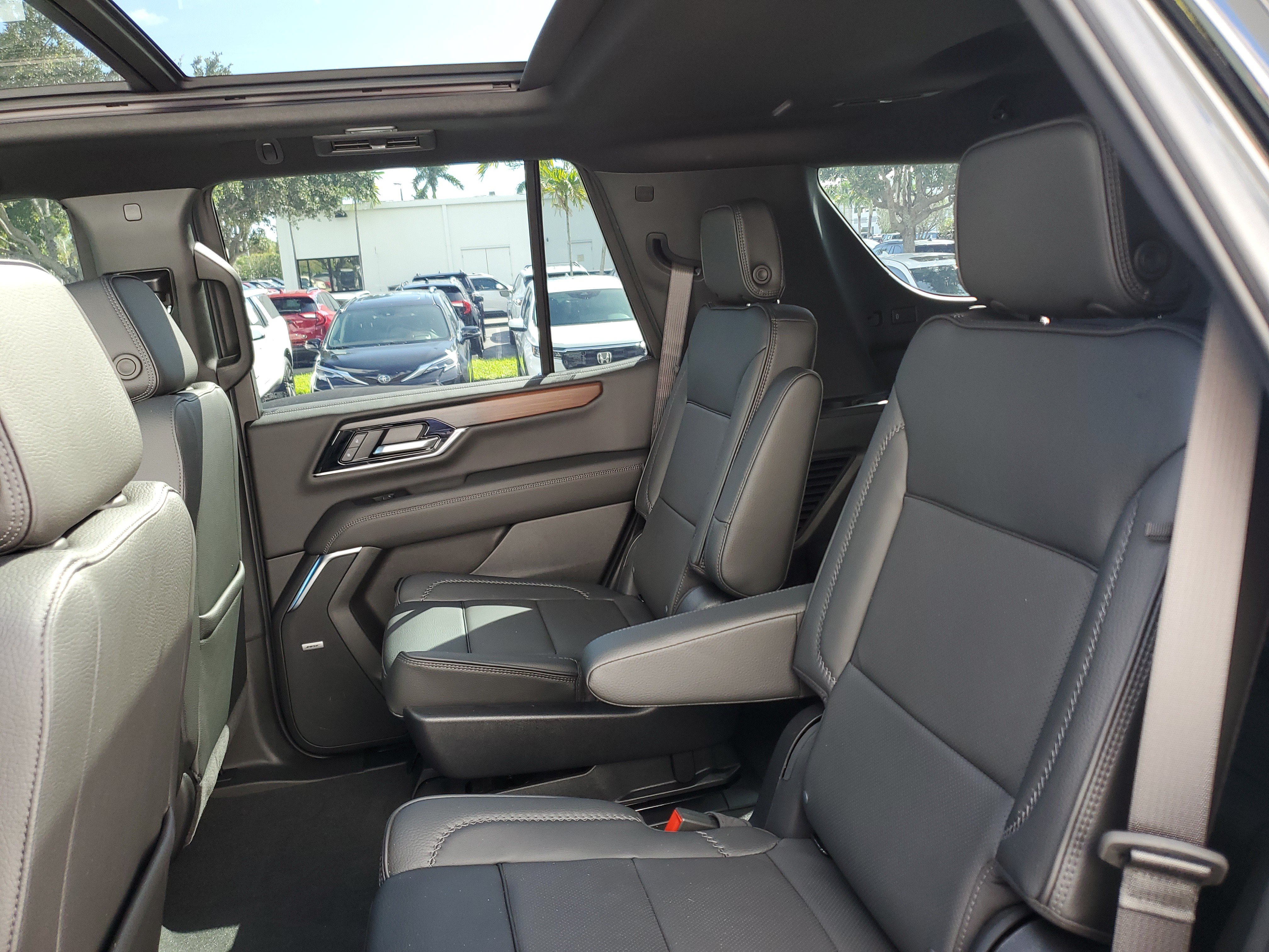 Used 2026 GMC Yukon Denali w/ Sun & Power Step Package RWD image 13