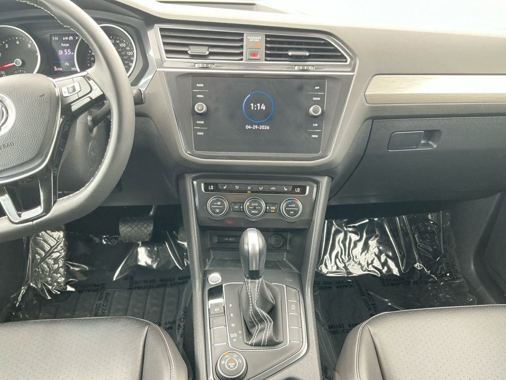 Used 2021 Volkswagen Tiguan SE w/ Panoramic Sunroof Package AWD/4WD image 11