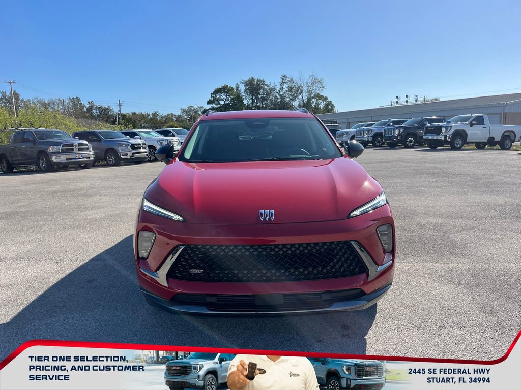 Certified 2025 Buick Envision Sport Touring image 3