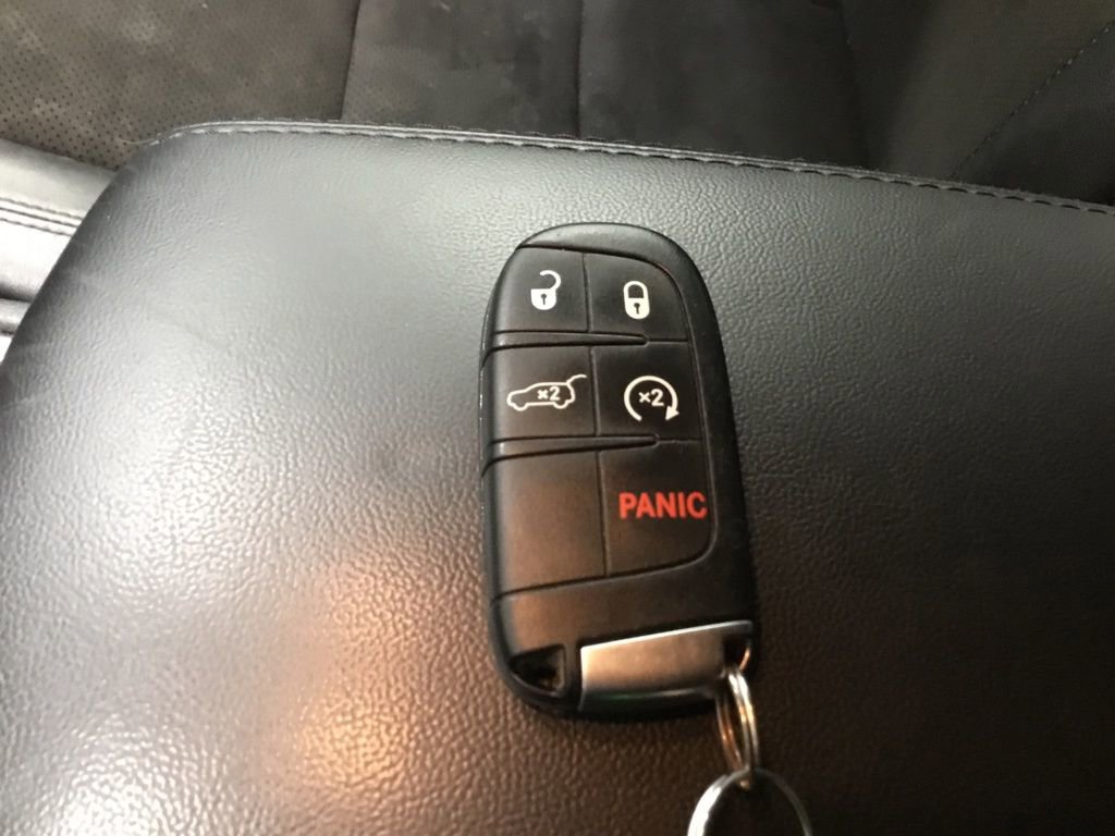 Used 2022 Jeep Grand Cherokee Laredo X image 10