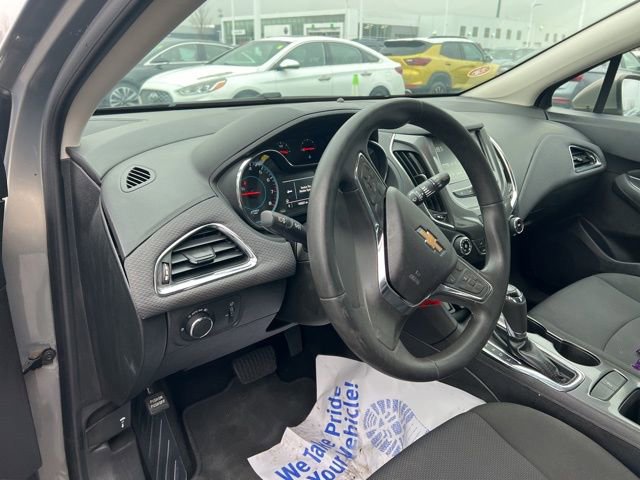 Used 2018 Chevrolet Cruze LT image 9