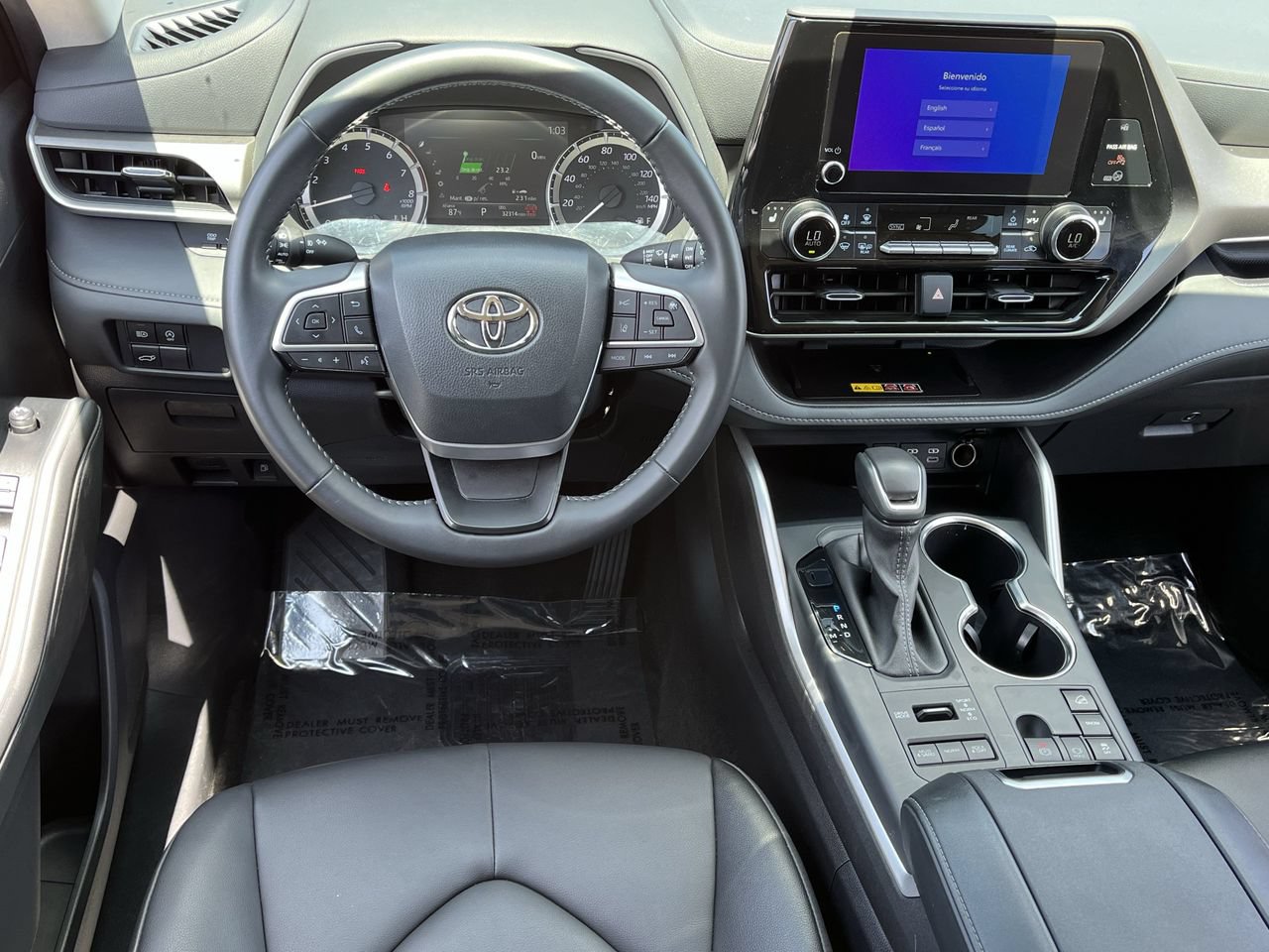 Used 2025 Toyota Highlander XLE AWD/4WD image 10