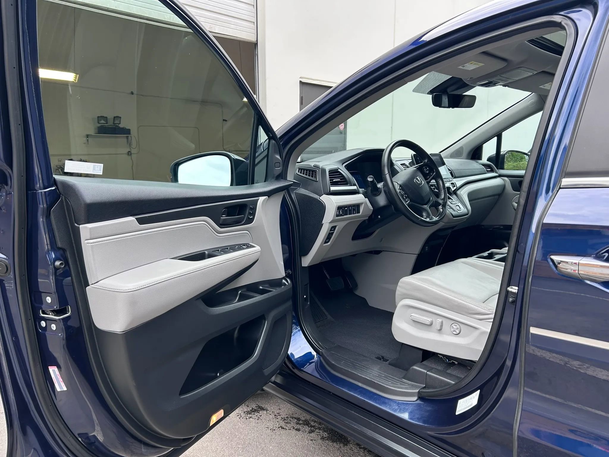 Used 2018 Honda Odyssey EX-L image 18