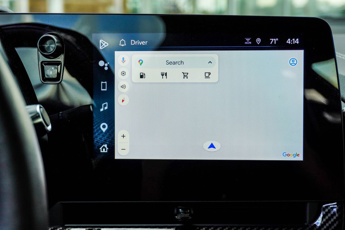 Used 2024 Chevrolet Corvette Stingray Preferred Cpe w/ Battery Protection Package image 22