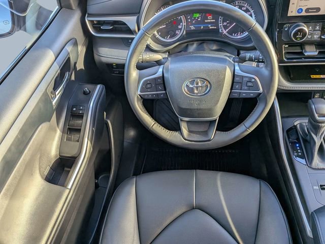 Used 2023 Toyota Highlander XLE image 14