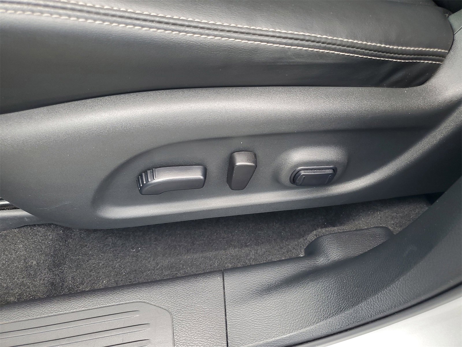 Used 2023 Nissan Murano SV image 7