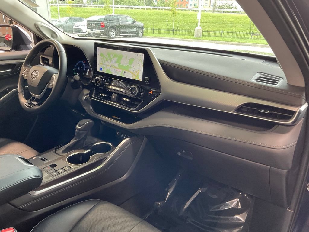Used 2023 Toyota Highlander Platinum AWD/4WD image 18