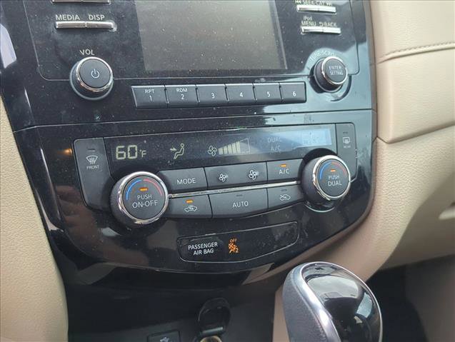 Used 2017 Nissan Rogue SV FWD image 11