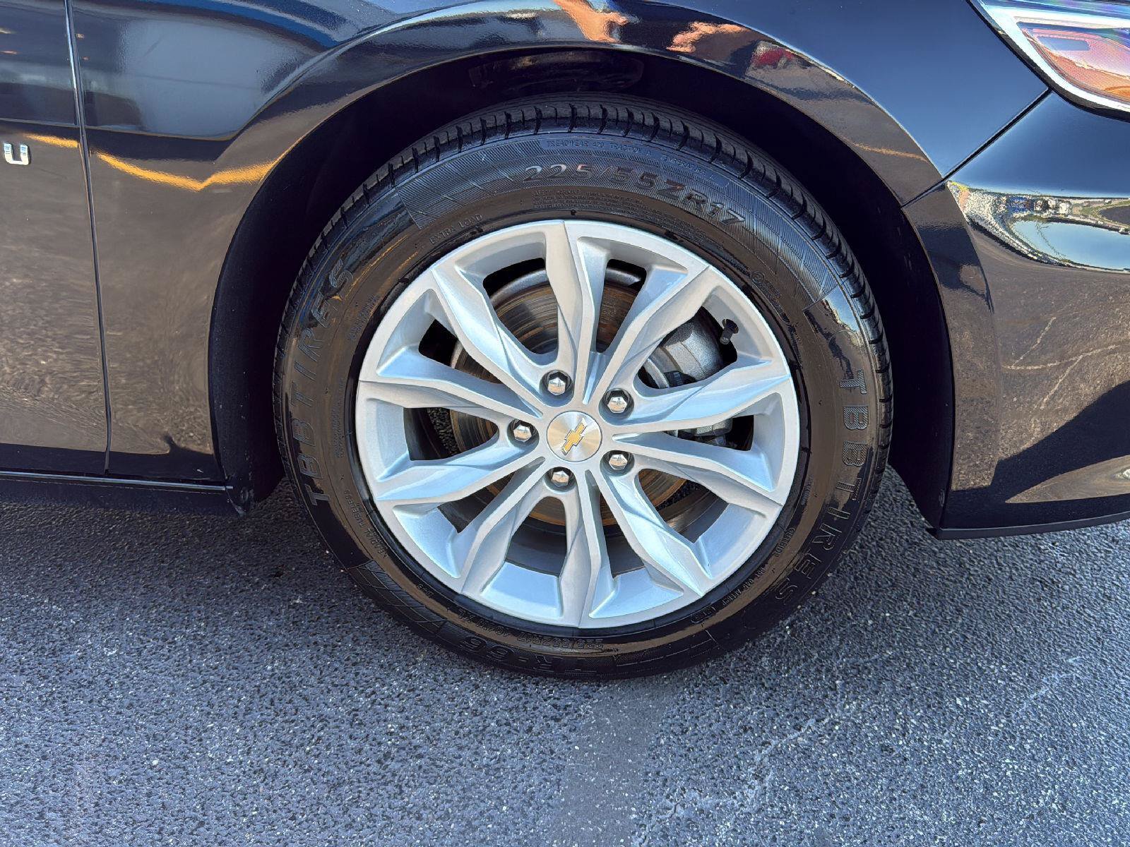 Used 2025 Chevrolet Malibu LT FWD image 33