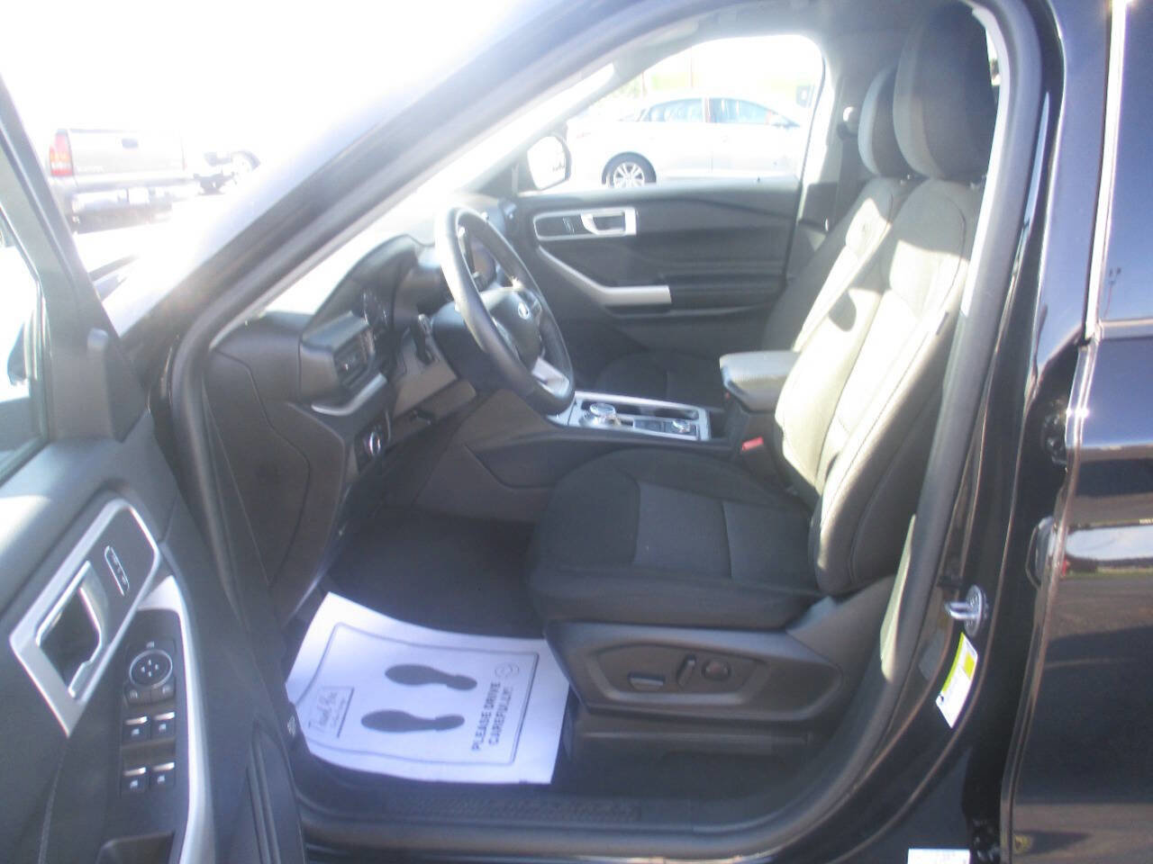 Used 2024 Ford Explorer XLT image 5
