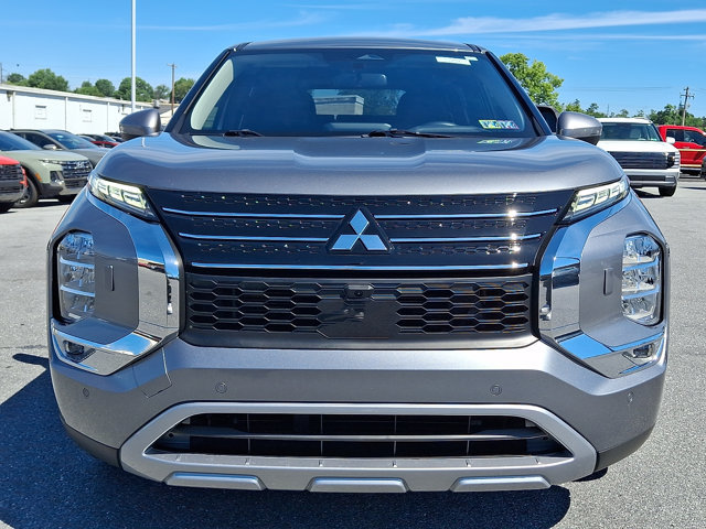 Used 2024 Mitsubishi Outlander SE AWD/4WD image 2
