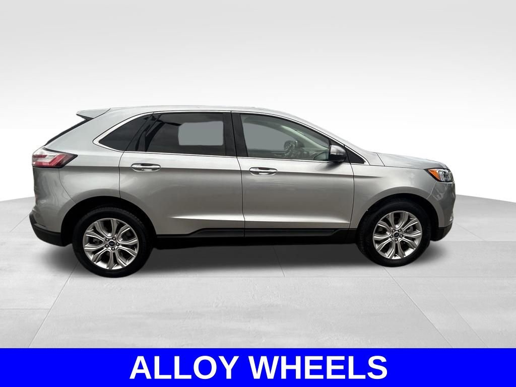 Used 2022 Ford Edge Titanium image 3