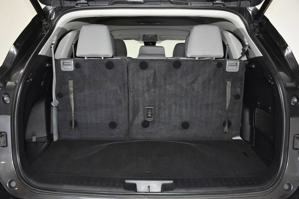 Used 2022 Toyota Highlander LE image 29